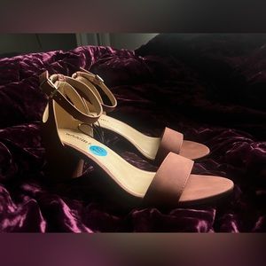 SIZE 10 Brick/Coral Heels